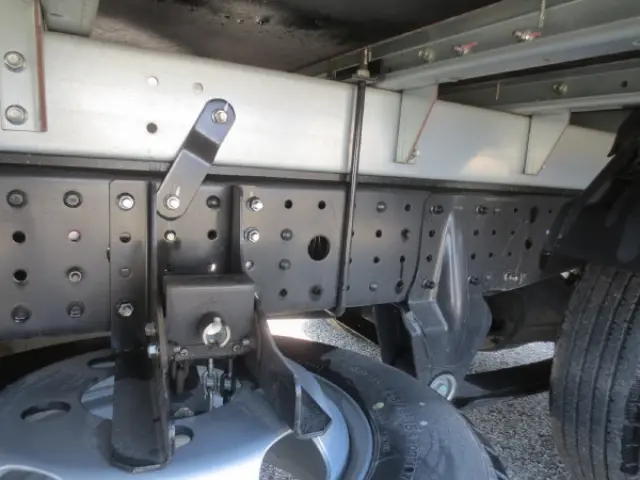 三菱 キャンター 2RG-FBA20(2WD)の写真13