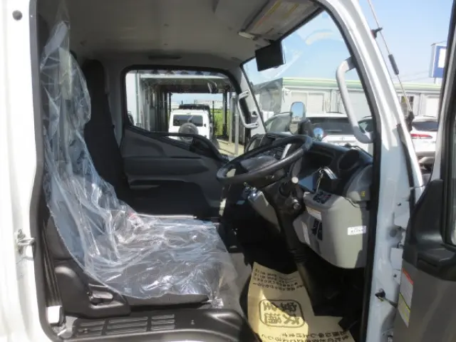 三菱 キャンター 2RG-FBA20(2WD)の写真14