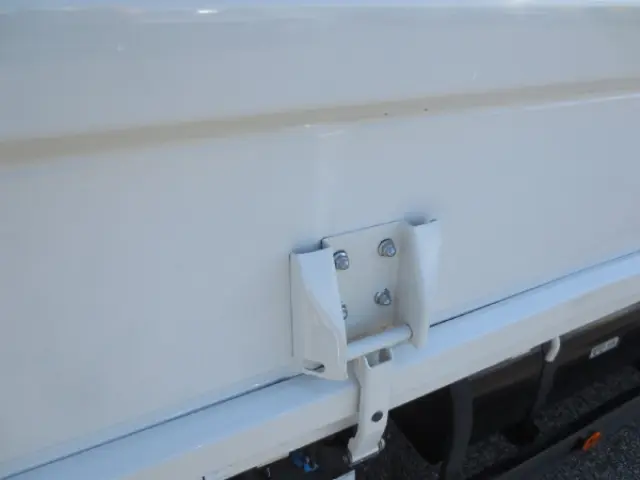 三菱 キャンター 2RG-FEA20(2WD)の写真16