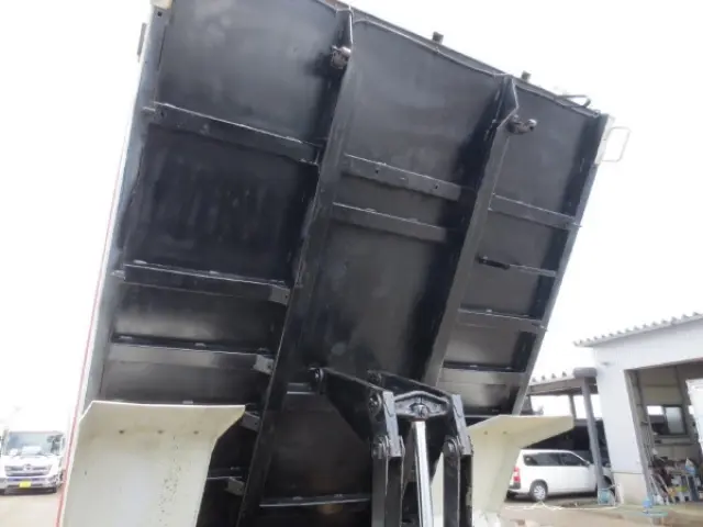 いすゞ フォワード 2PG-FRR90S1(2WD)の写真12