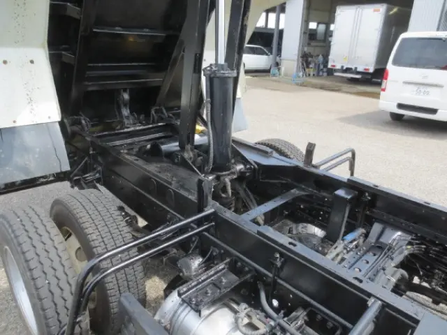 いすゞ フォワード 2PG-FRR90S1(2WD)の写真13