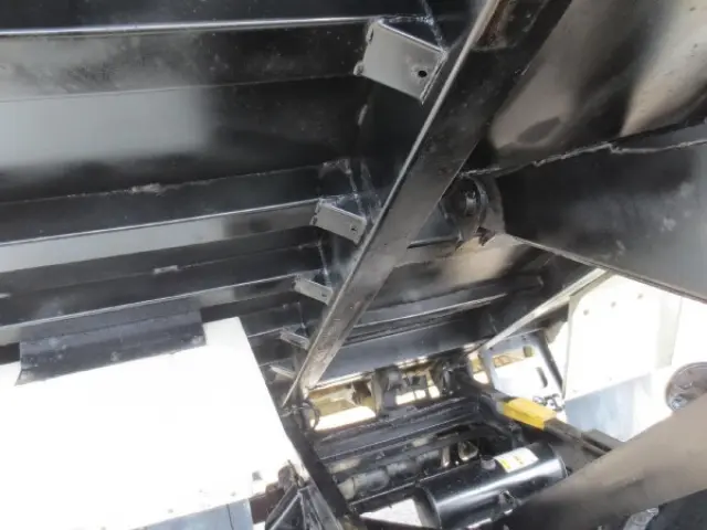 いすゞ フォワード 2PG-FRR90S1(2WD)の写真25