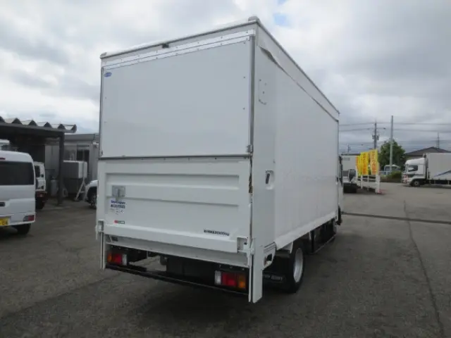 いすゞ エルフ 2RG-NMR88AN(2WD)の写真4