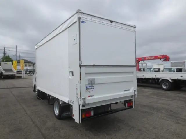 いすゞ エルフ 2RG-NMR88AN(2WD)の写真5