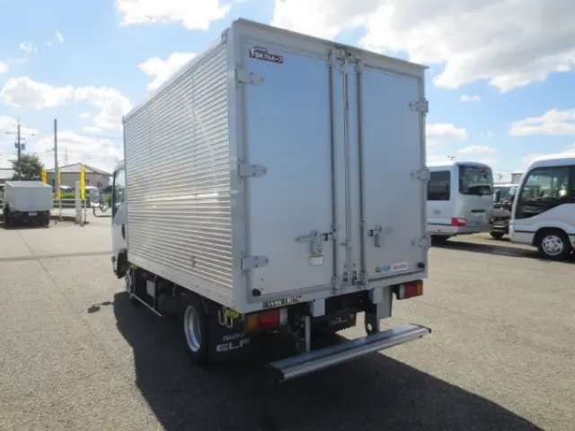 いすゞ エルフ 2RG-NLR88AN(2WD)の写真5