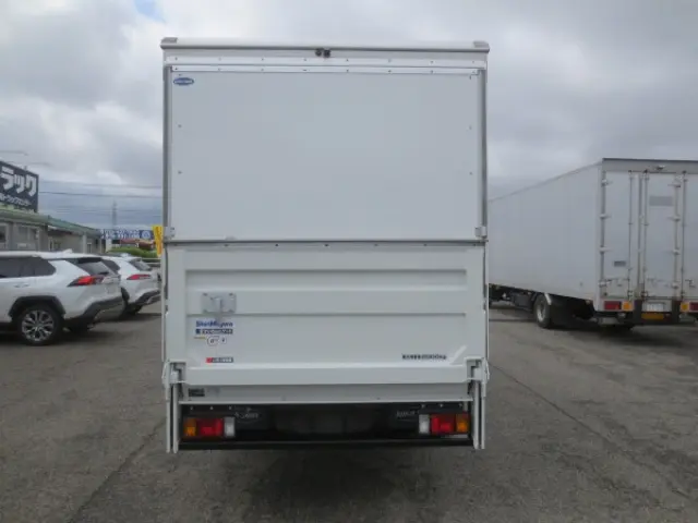 いすゞ エルフ 2RG-NMR88AN(2WD)の写真7