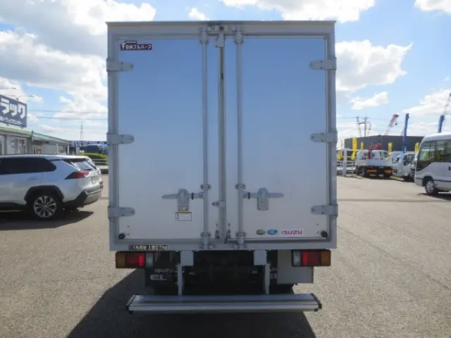 いすゞ エルフ 2RG-NLR88AN(2WD)の写真7