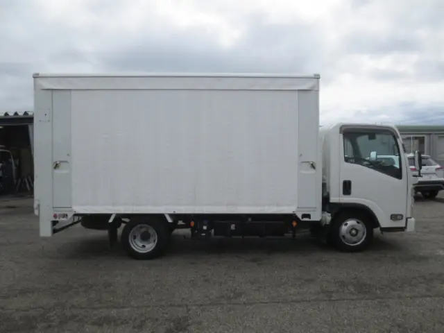 いすゞ エルフ 2RG-NMR88AN(2WD)の写真8