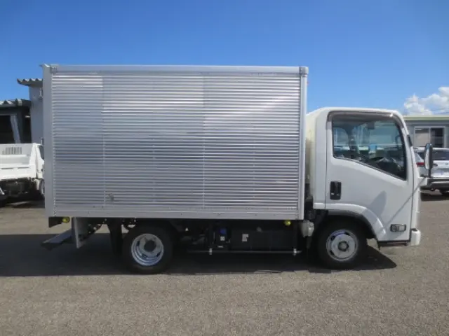 いすゞ エルフ 2RG-NLR88AN(2WD)の写真8