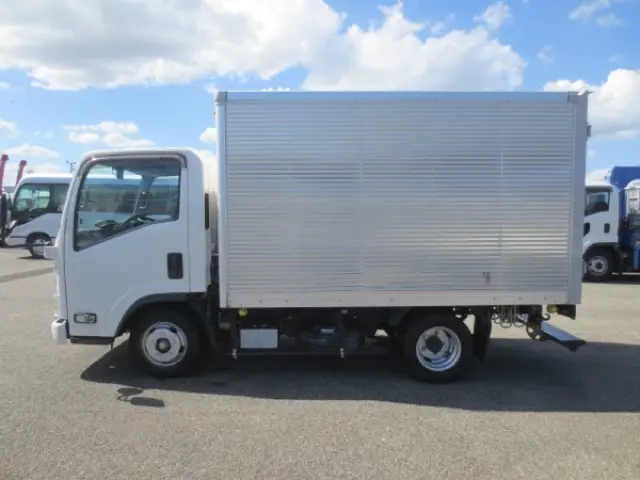 いすゞ エルフ 2RG-NLR88AN(2WD)の写真9