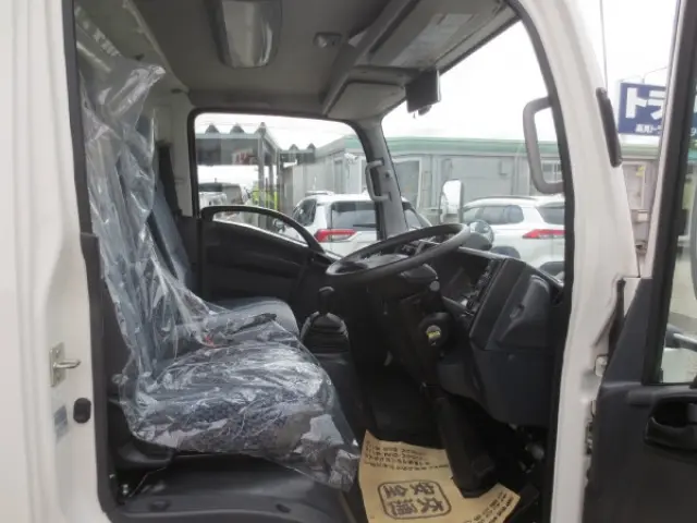 いすゞ エルフ 2RG-NMR88AN(2WD)の写真15