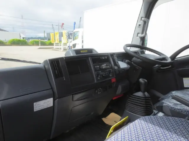 いすゞ エルフ 2RG-NMR88AN(2WD)の写真16