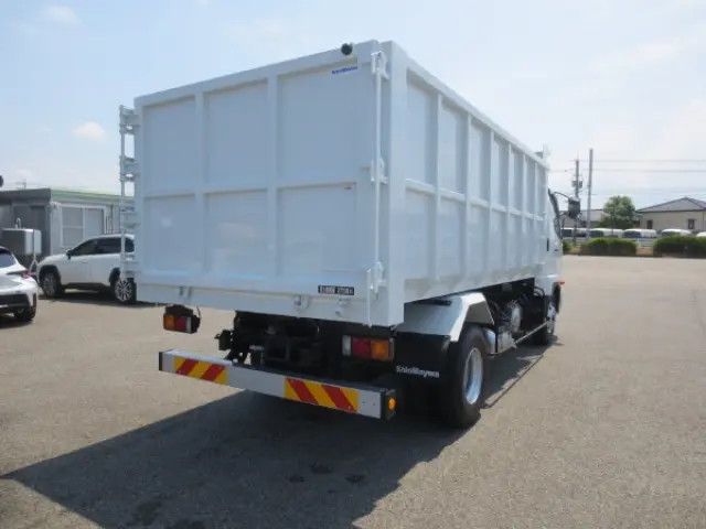 三菱 ファイター 2KG-FK72F(2WD)の写真4