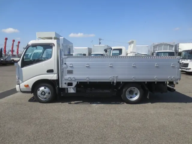 トヨタ ダイナ 2RG-XZU645(2WD)の写真9