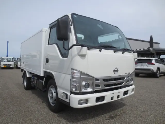 日産 アトラス 2RG-AHR88AN(2WD)の写真2