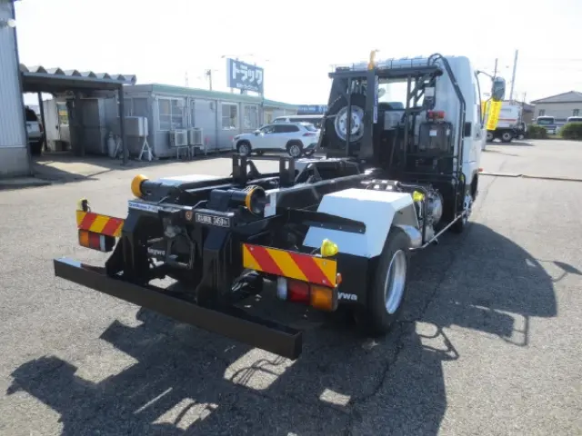 三菱 ファイター 2KG-FK72F(2WD)の写真4