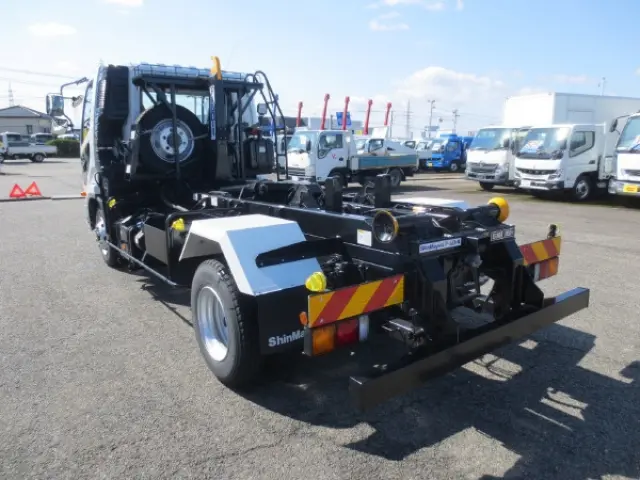 三菱 ファイター 2KG-FK72F(2WD)の写真5