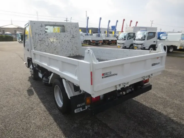 いすゞ エルフ 2RG-NJR88AD(2WD)の写真5