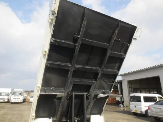 いすゞ エルフ 2RG-NJR88AD(2WD)の写真12