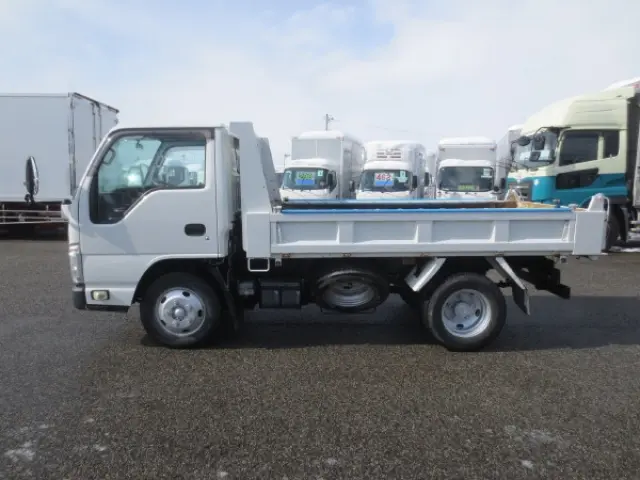 いすゞ エルフ TPG-NJR85AD(2WD)の写真9