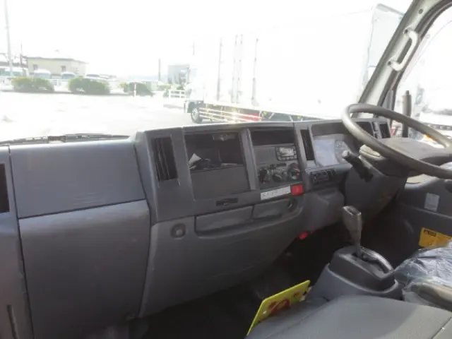 いすゞ エルフ TPG-NJR85AD(2WD)の写真15