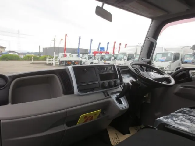 三菱 キャンター TPG-FBA20(2WD)の写真13