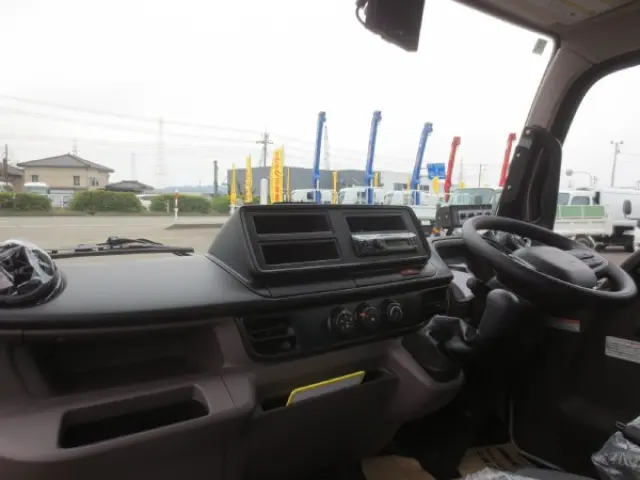 三菱 キャンター 2RG-FEAV0(2WD)の写真21