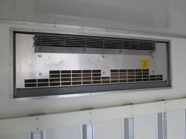 いすゞ エルフ 2RG-NPR88AN(2WD)の写真12