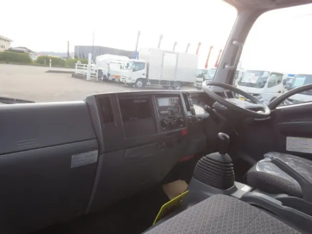 いすゞ エルフ 2RG-NPR88AN(2WD)の写真17