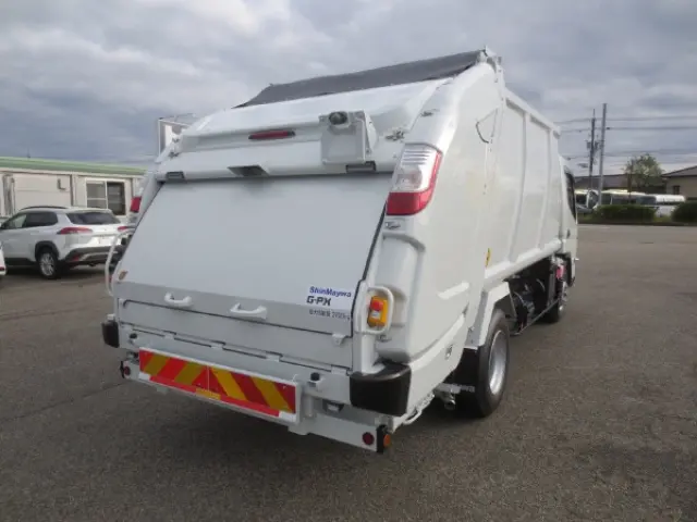 三菱 キャンター 2PG-FEB90(2WD)の写真4