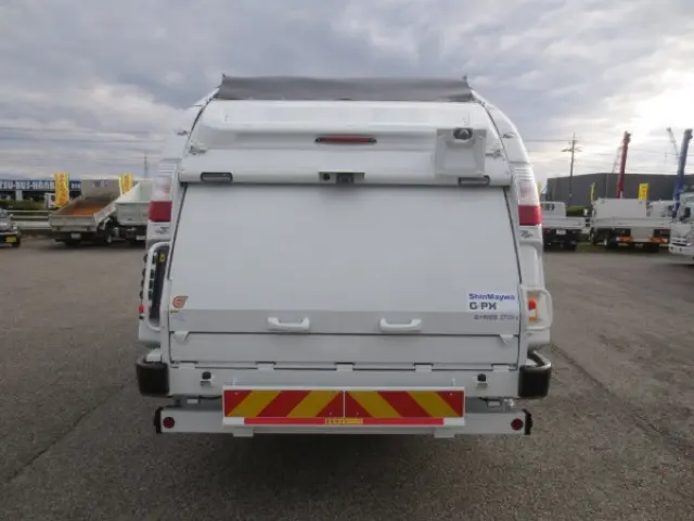 三菱 キャンター 2PG-FEB90(2WD)の写真7