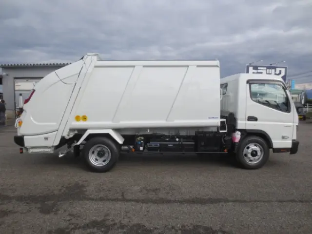 三菱 キャンター 2PG-FEB90(2WD)の写真8