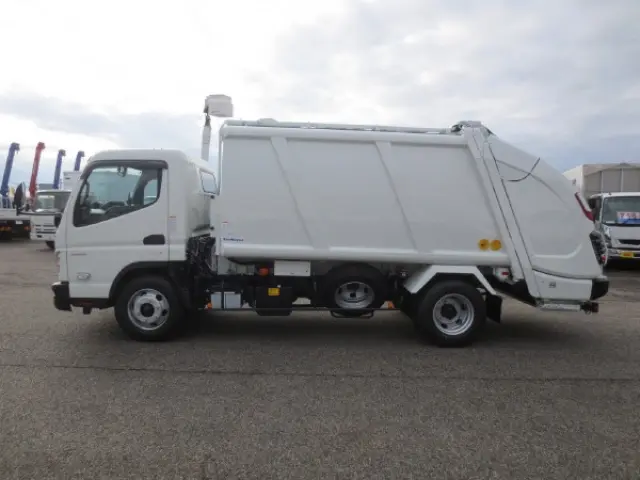 三菱 キャンター 2PG-FEB90(2WD)の写真9