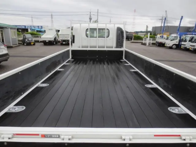 いすゞ エルフ TPG-NPR85N(2WD)の写真10