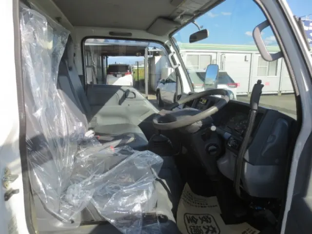 いすゞ エルフ 2RG-NJR88AD(2WD)の写真14