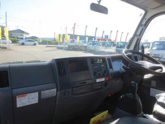 いすゞ エルフ 2RG-NJR88AD(2WD)の写真15