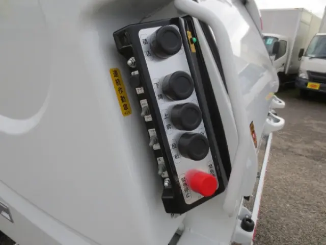 三菱 キャンター 2PG-FEB90(2WD)の写真18