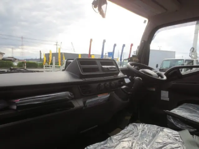 三菱 キャンター 2PG-FEB90(2WD)の写真21