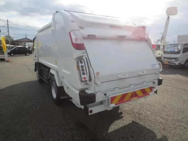 三菱 キャンター 2PG-FEB90(2WD)の写真5