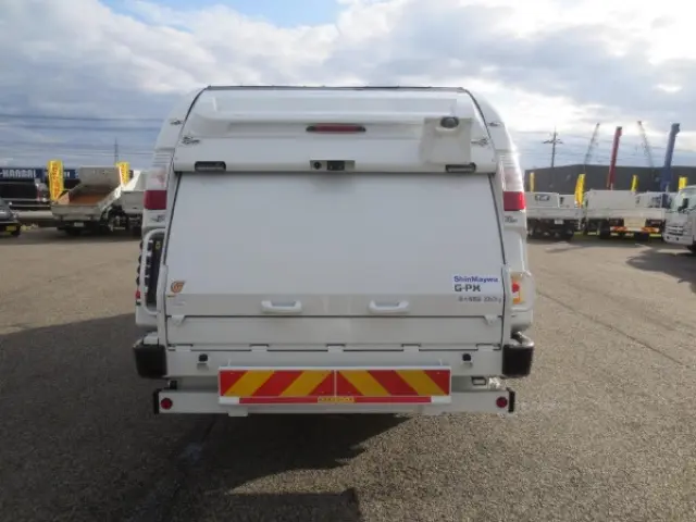 三菱 キャンター 2PG-FEB90(2WD)の写真7