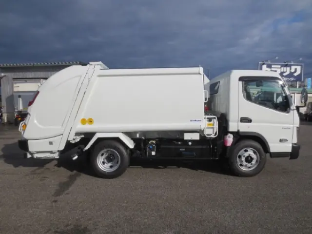 三菱 キャンター 2PG-FEB90(2WD)の写真8