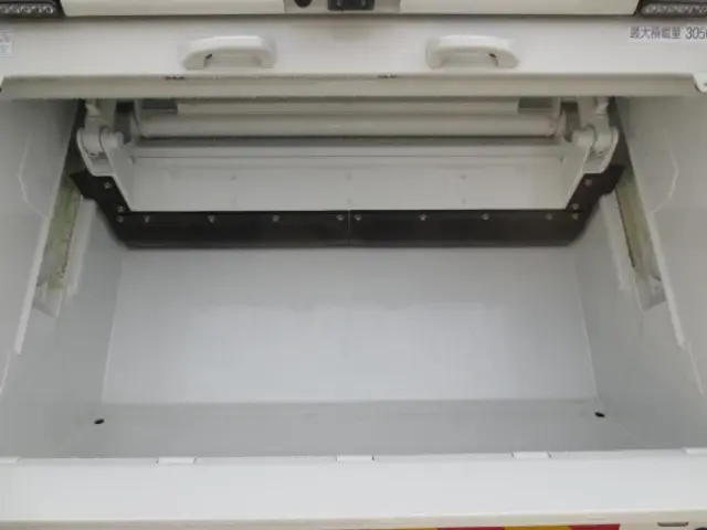 三菱 キャンター 2PG-FEB90(2WD)の写真11