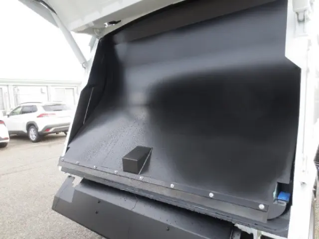 三菱 キャンター 2PG-FEB90(2WD)の写真13