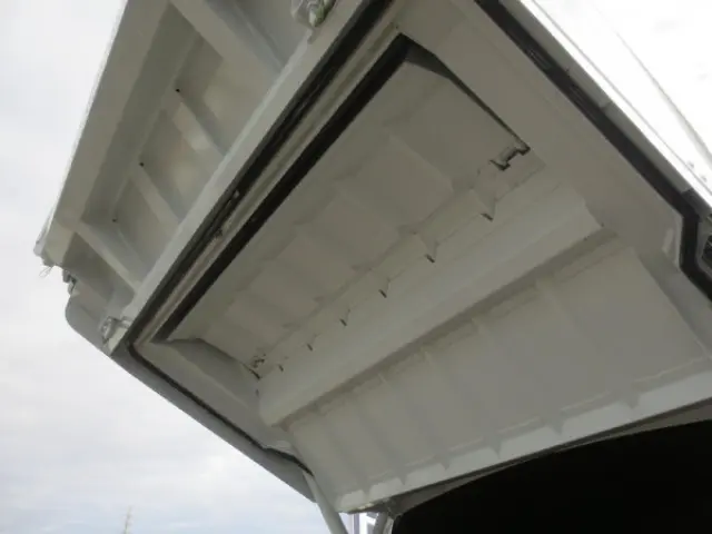 三菱 キャンター 2PG-FEB90(2WD)の写真15