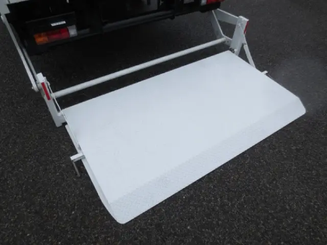 三菱 キャンター TKG-FEB50(2WD)の写真11