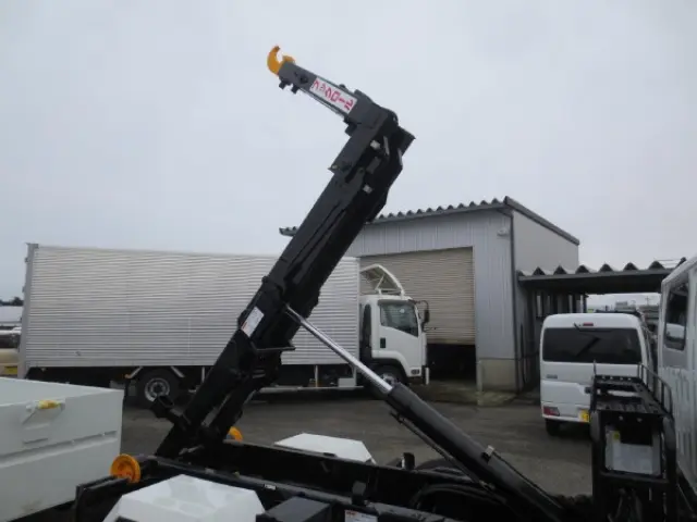 三菱 キャンター 2RG-FBAV0(2WD)の写真12