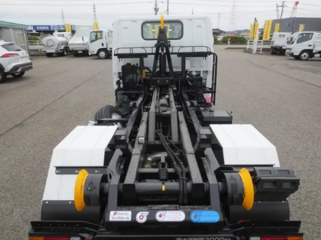 三菱 キャンター 2RG-FBAV0(2WD)の写真14