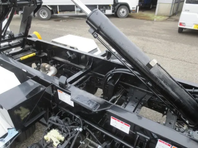 三菱 キャンター 2RG-FBAV0(2WD)の写真15