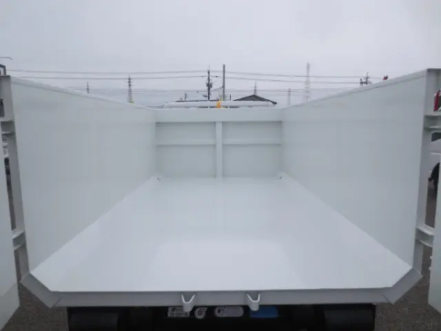 三菱 キャンター 2RG-FBAV0(2WD)の写真17