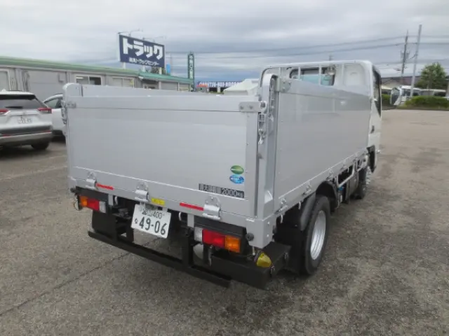 三菱 キャンター 2RG-FBA20(2WD)の写真4